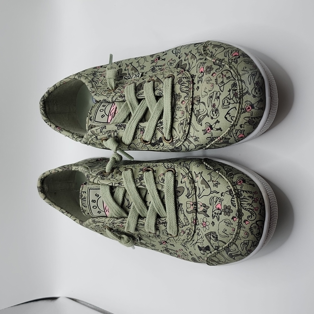 BOBS from Skechers olive green & pink dog & cat size 6 tennis shoes